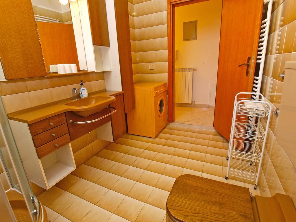 Apartments Fumica 954 プーラ エクステリア 写真