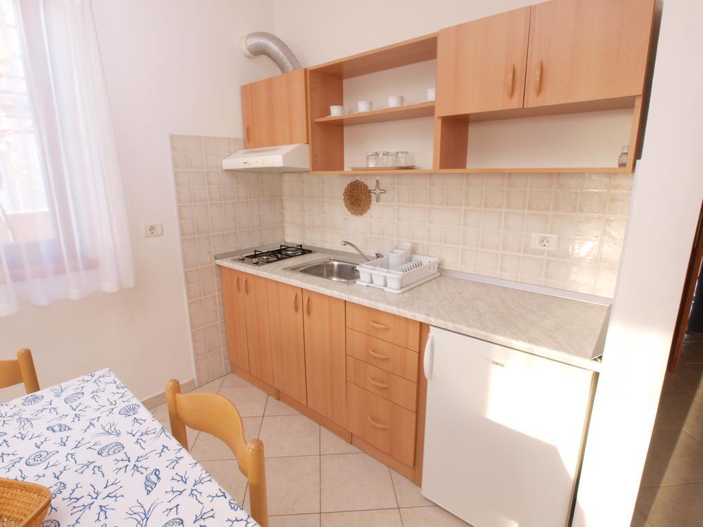 Apartments Fumica 954 プーラ エクステリア 写真